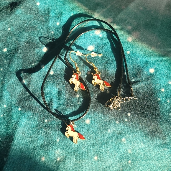 RED AND WHITE UNICORN JEWELRY SET - Picture 1 of 2